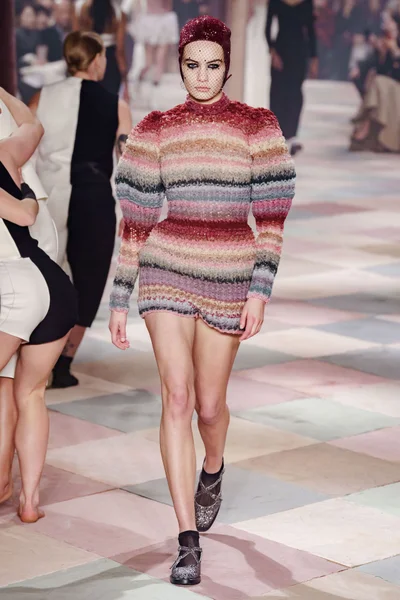 Look 14